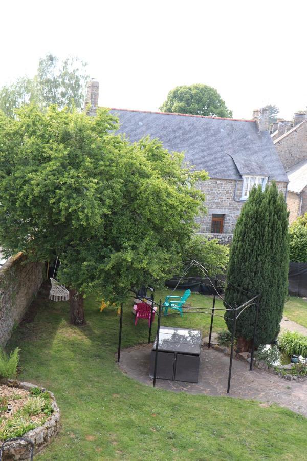 Au Detour Du Mont Chambres D'Hotes Roz-sur-Couesnon Extérieur photo