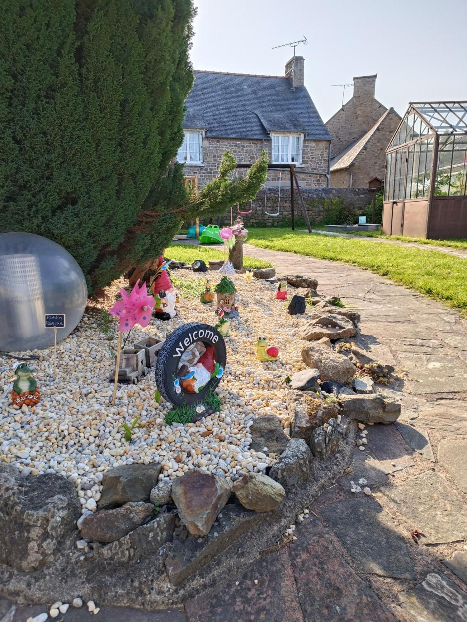 Au Detour Du Mont Chambres D'Hotes Roz-sur-Couesnon Extérieur photo